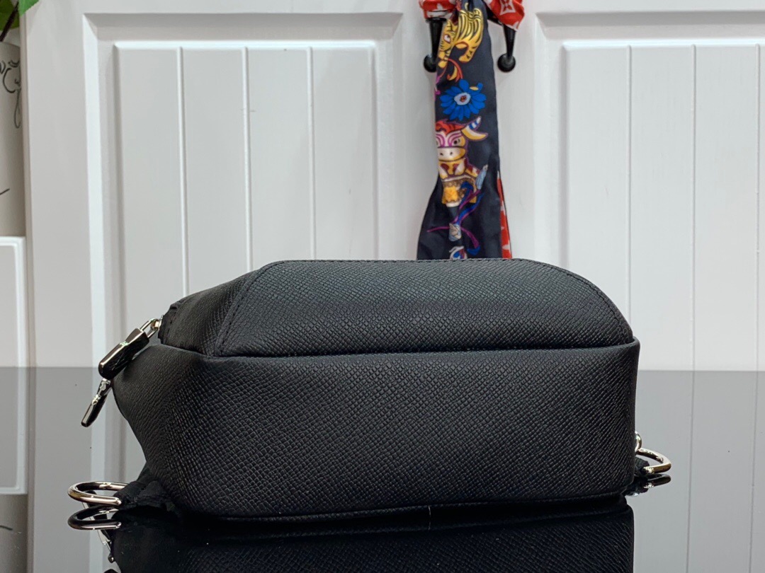LV AVENUE SLING BAG M30443