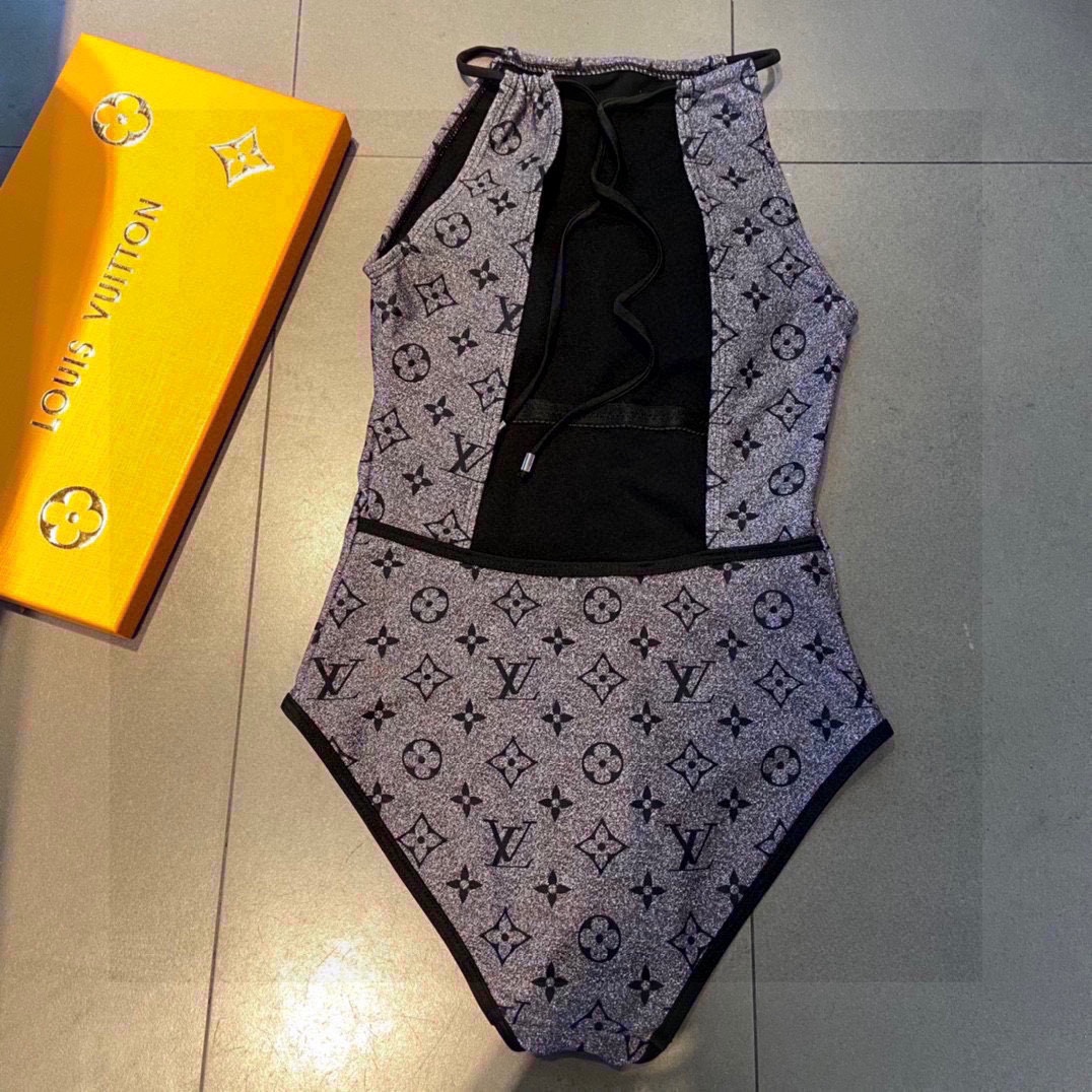 Bagsaaa L0vis Vvtt0n One Piece Grey