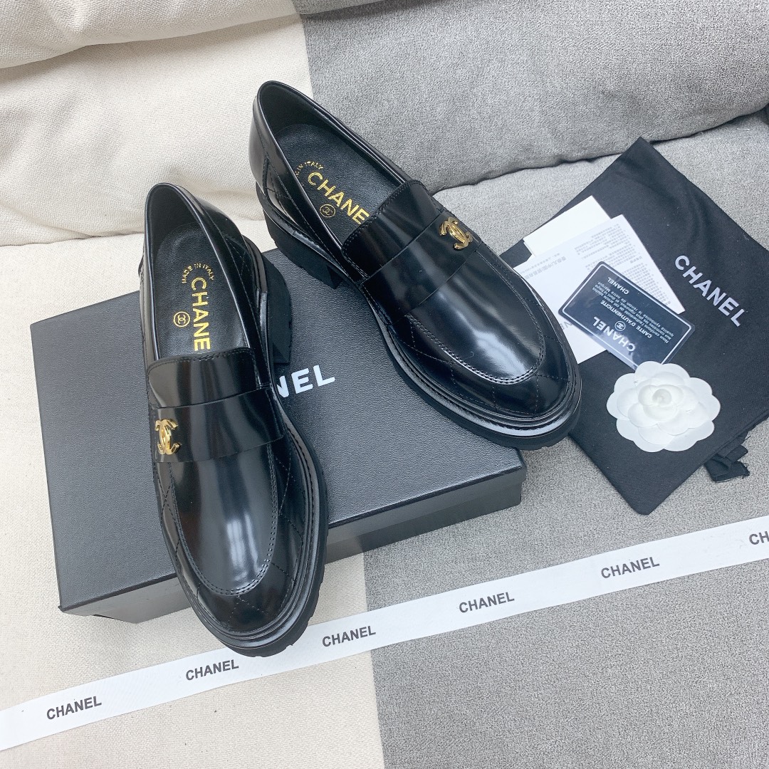 Bagsaaa Ch**el Loafers