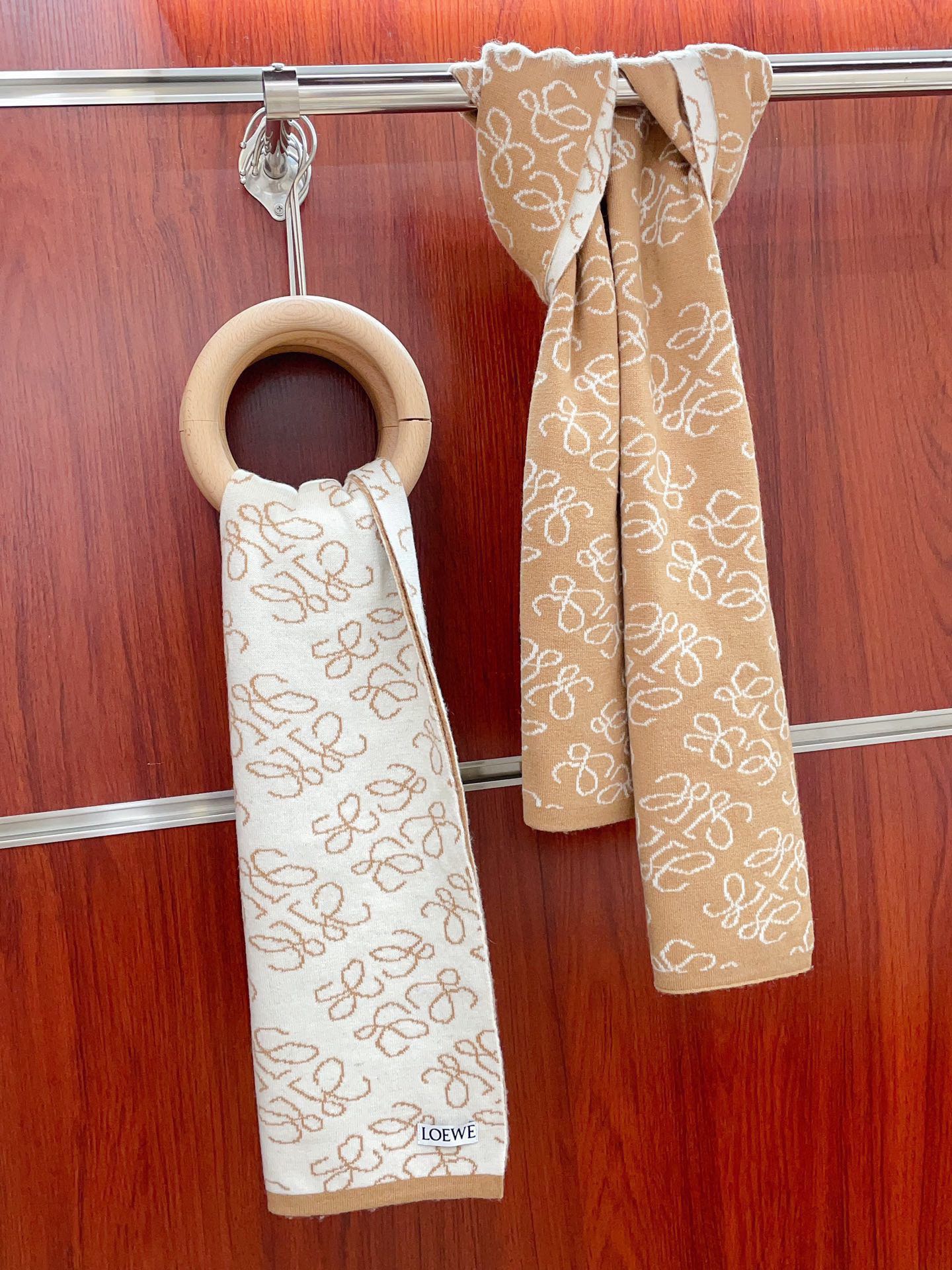 Bagsaaa L0ew* Logo Scarf