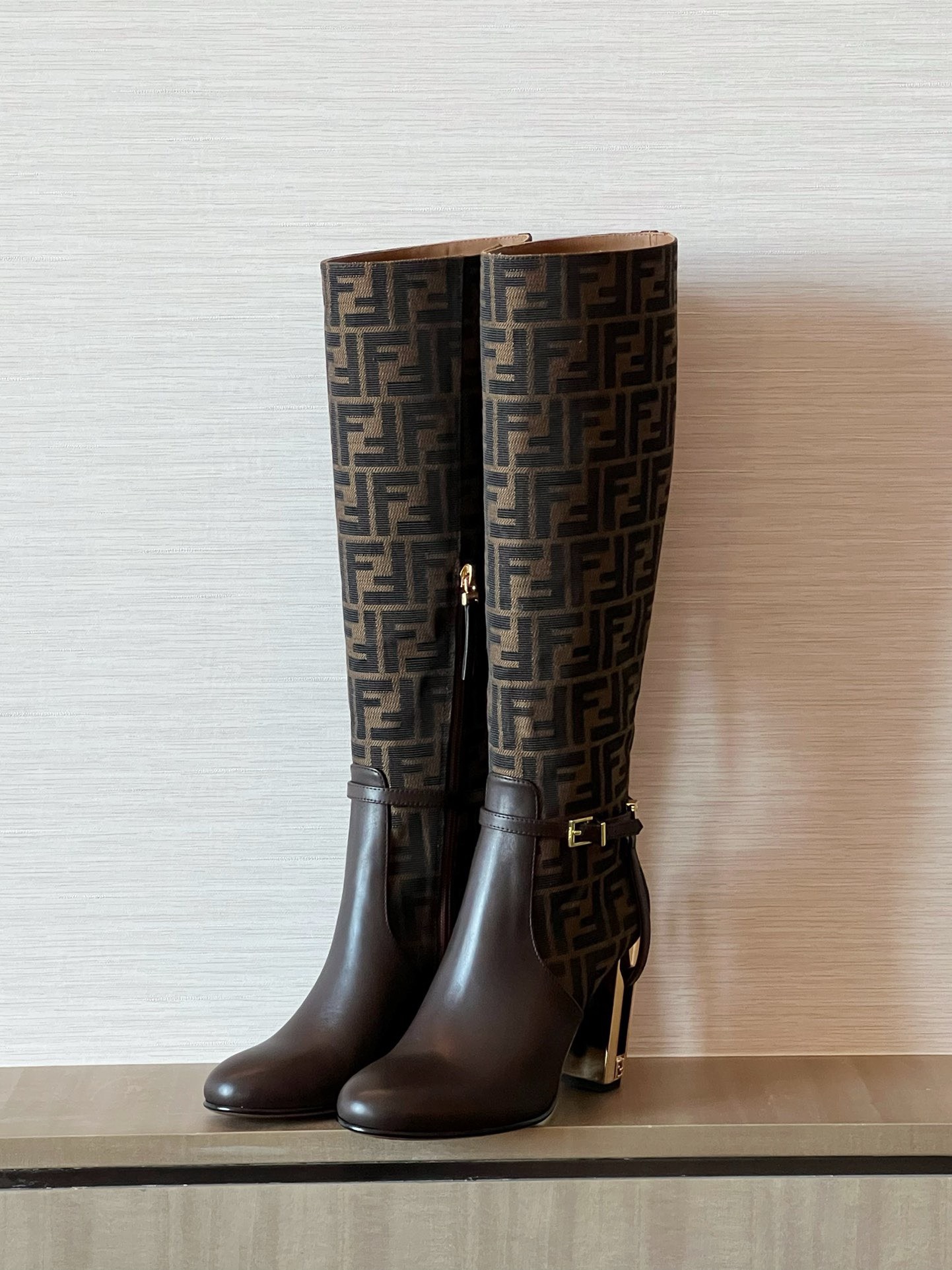 Bagsaaa F**di Delfina Boot Brown FF