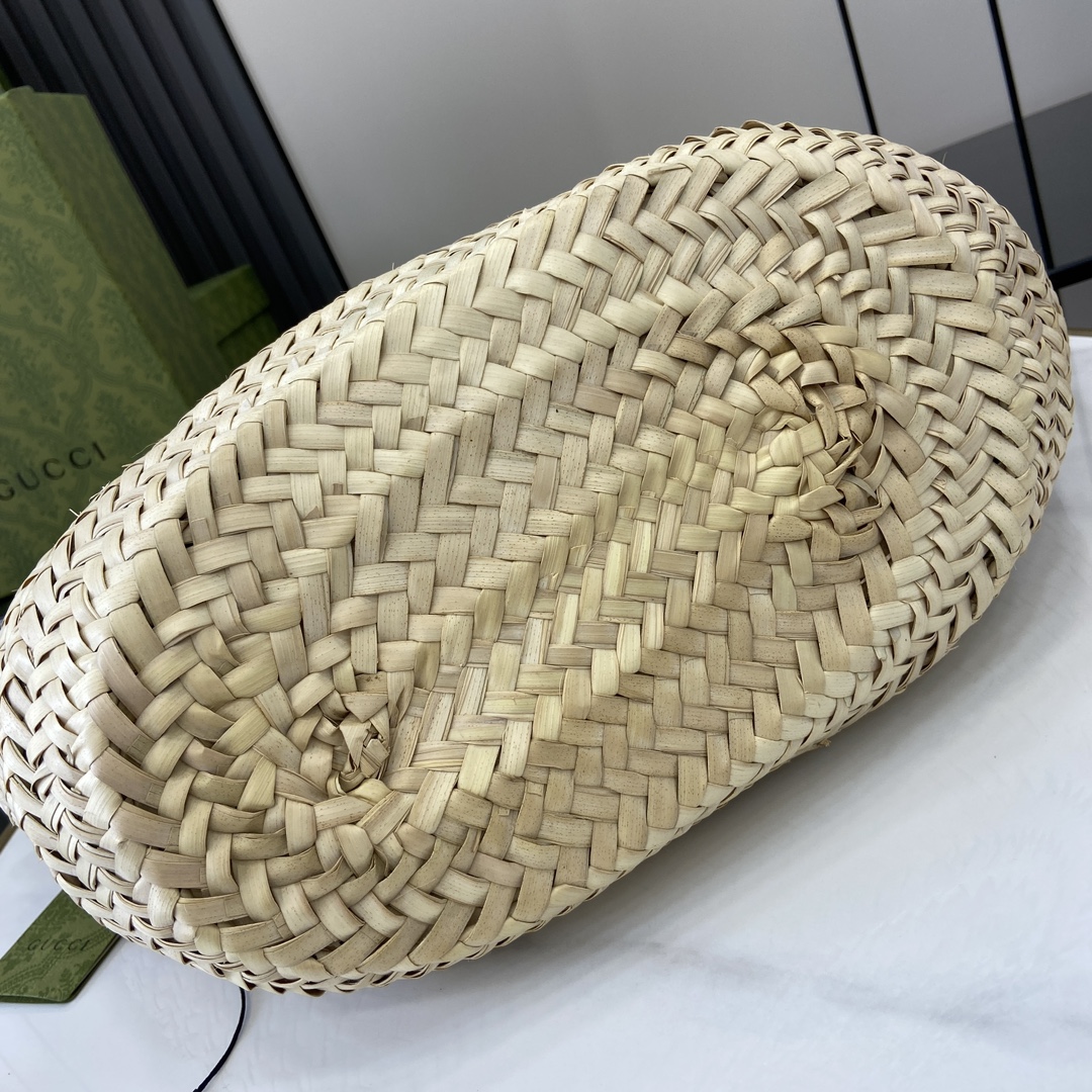 Bagsaaa Gvc*1 Small Straw Tote With Gvc*1 Logo 779524 Pale Green - 26 x 22.5 x 18 cm