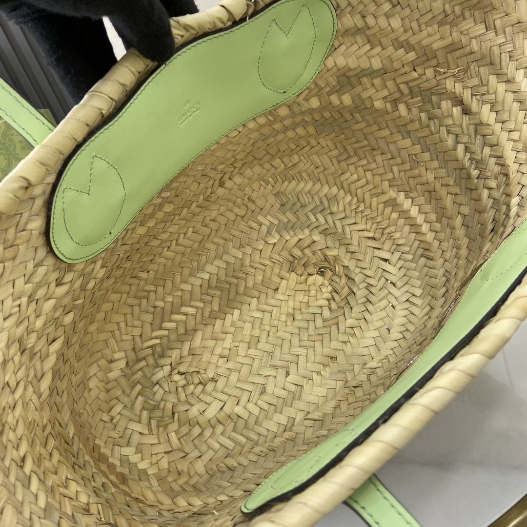Bagsaaa Gvc*1 Small Straw Tote With Gvc*1 Logo 779524 Pale Green - 26 x 22.5 x 18 cm