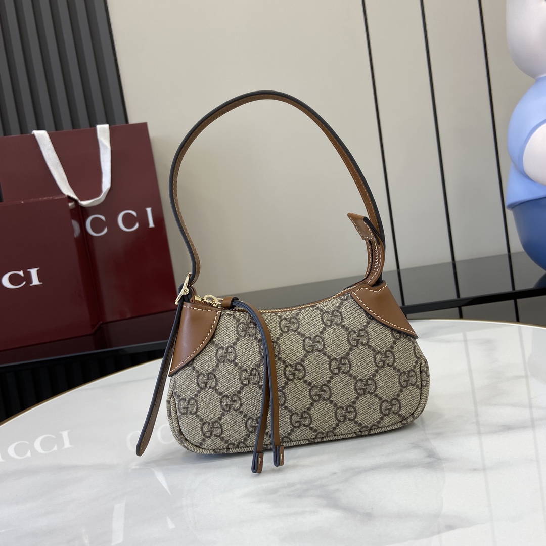 Bagsaaa Gvc*1 GG Emblem S*per mini shoulder bag 820696 - 23 x 13 x 2cm