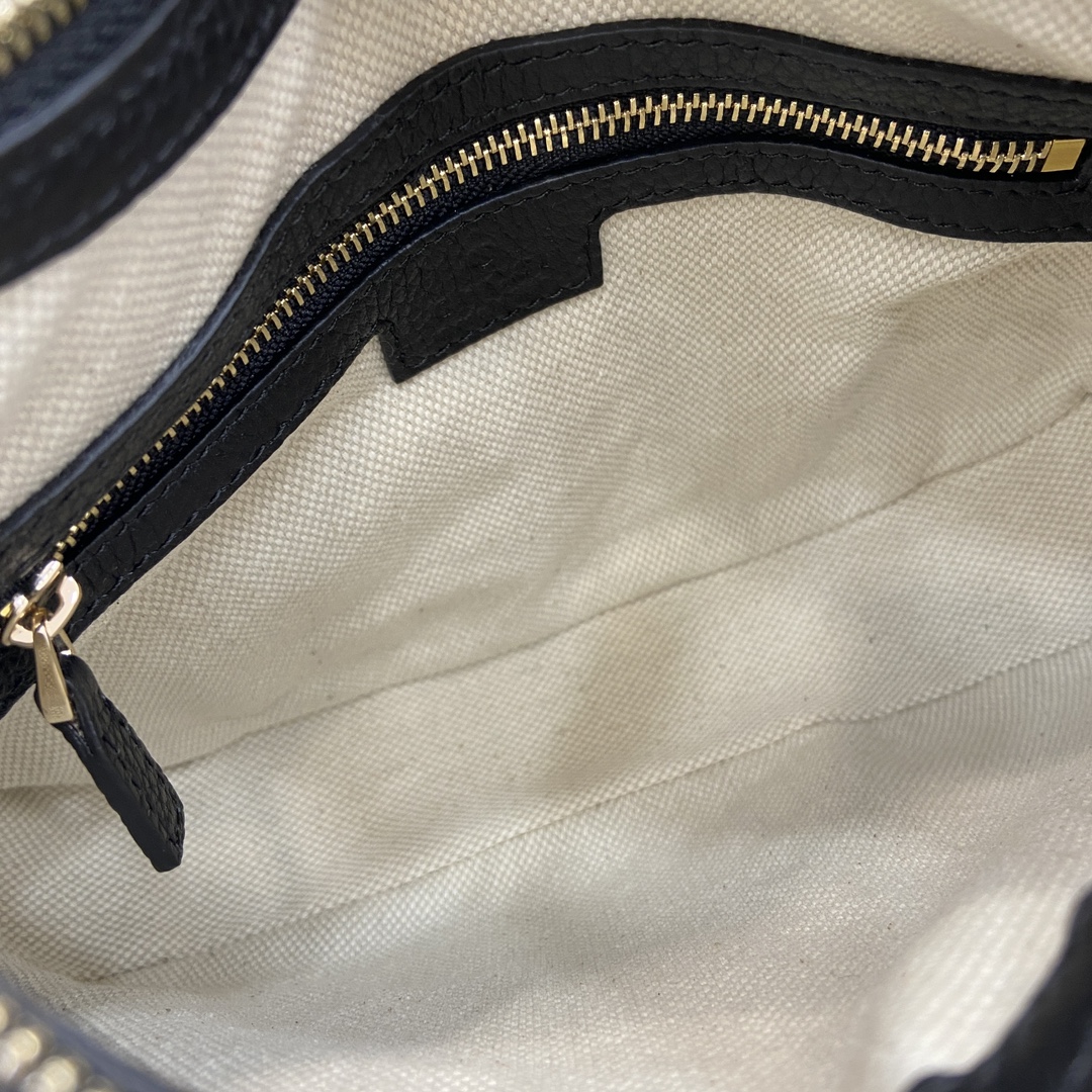 Bagsaaa Gvc*1 GG Emblem Small Shoulder Bag 815409 Black - 25x20x5cm
