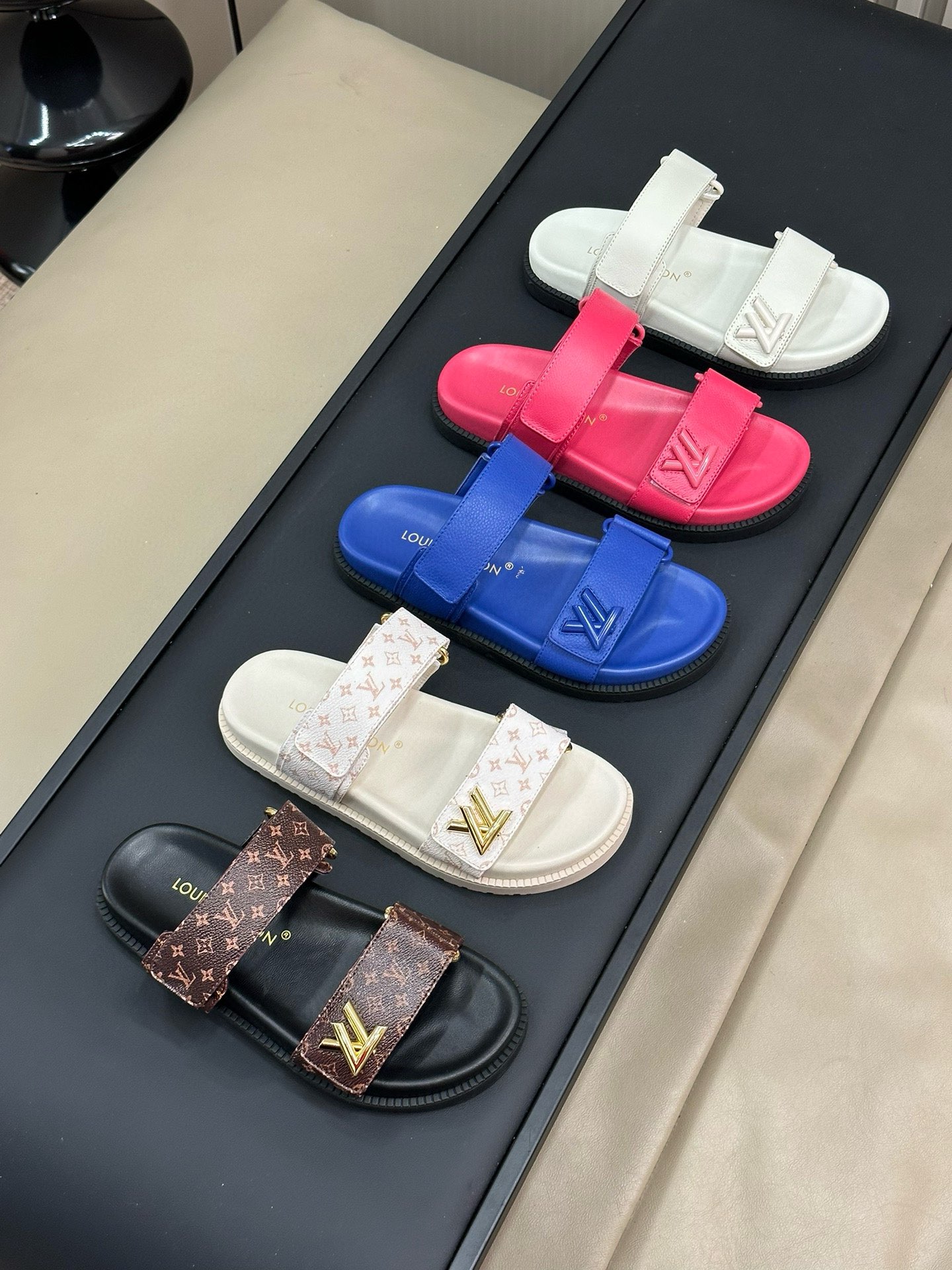 Bagsaaa LV Bom Dia Flat Comfort Mule Light Pink