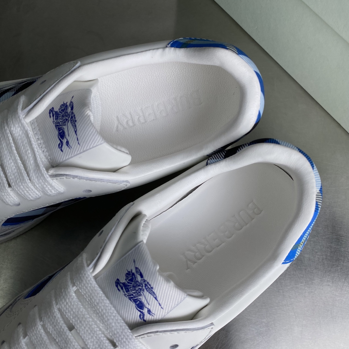 Bagsaaa Bv*b*rry Leather and Check Terrace Sneakers Blue